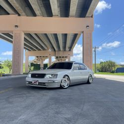 1996 Lexus LS400 