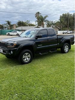 08 Tacoma prerunner v6 6 speeds Manual stick shift
