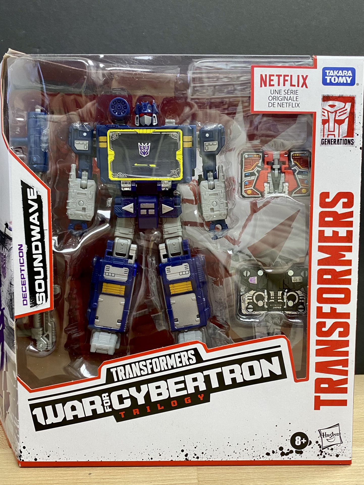 Transformers Netflix War for Cybertron Voyager SOUNDWAVE Walmart Exclusive!