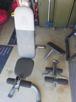 Adjustable weight bench