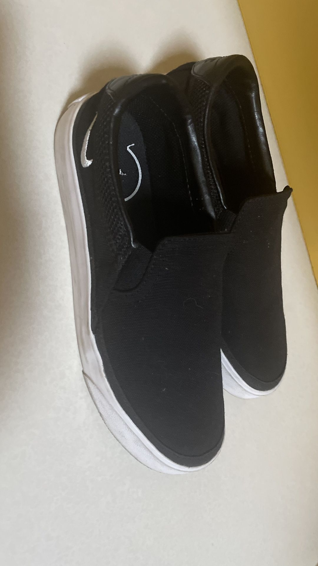 Nike Kids Shoes Size 6