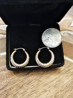Earrings 10k 