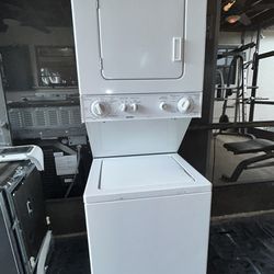 Stackable Washer And Dryer Combo 24” / 4 Meses De Garantía / 4 Months Warranty 