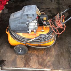 Portable 15 gallon air compressor