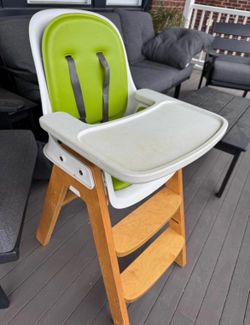 BABY HIGH CHAIR $40 or Best Offer!! Oxo