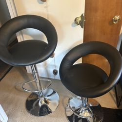 2 Bar Stools