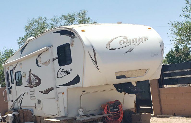 2010 COUGAR RV