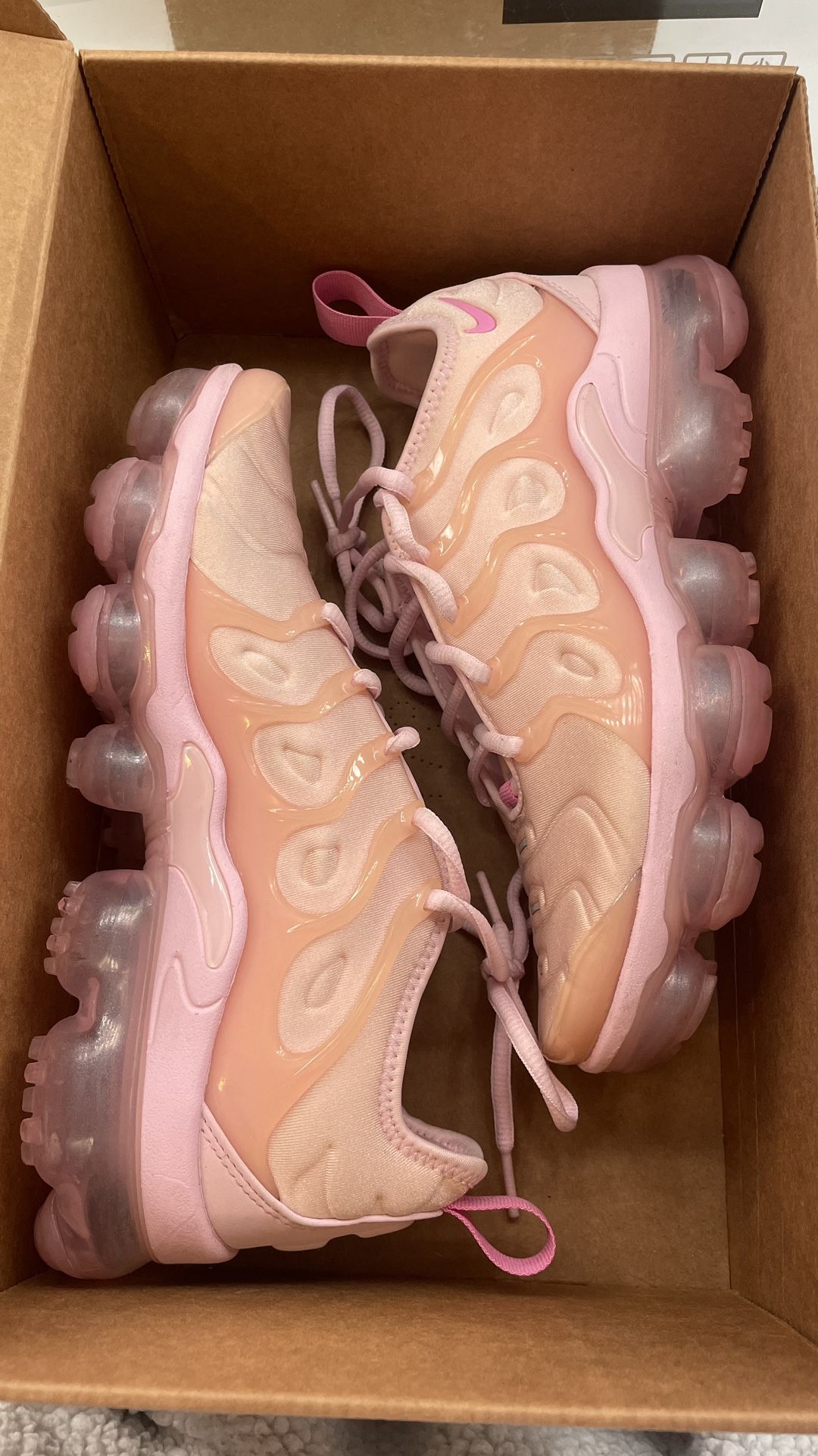 Pink vapor max