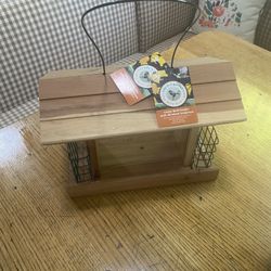 “Life Is A garden”Cedar Bird Feeder