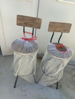 bar stools pair of 2  brown $100