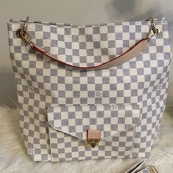 Beautiful hand bag👜👱🏻‍♀️ New Never Used