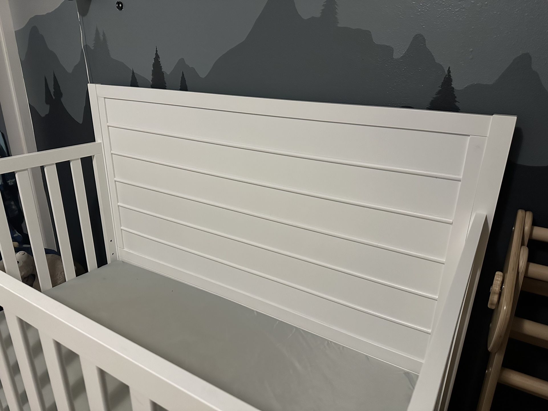 Million Dollar Baby Co Crib for Sale in WA OfferUp