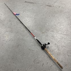 Abu Garcia REVO-T2-BST51 Revo Toro Beast Low Profile Bait Casting Reel with Shimano SJCM890XHB Sojourn 8’0” Extra Heavy Fast Rod TPW009195