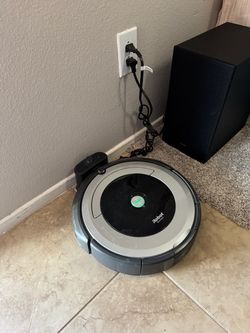 iRobot Roomba 690 Robot Vacuum + Bonus Replacement Parts – WiFi Connected