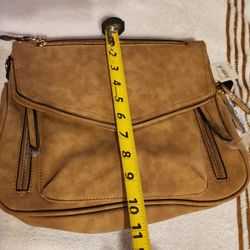 VR NYC NATURAL PURSE NEW!