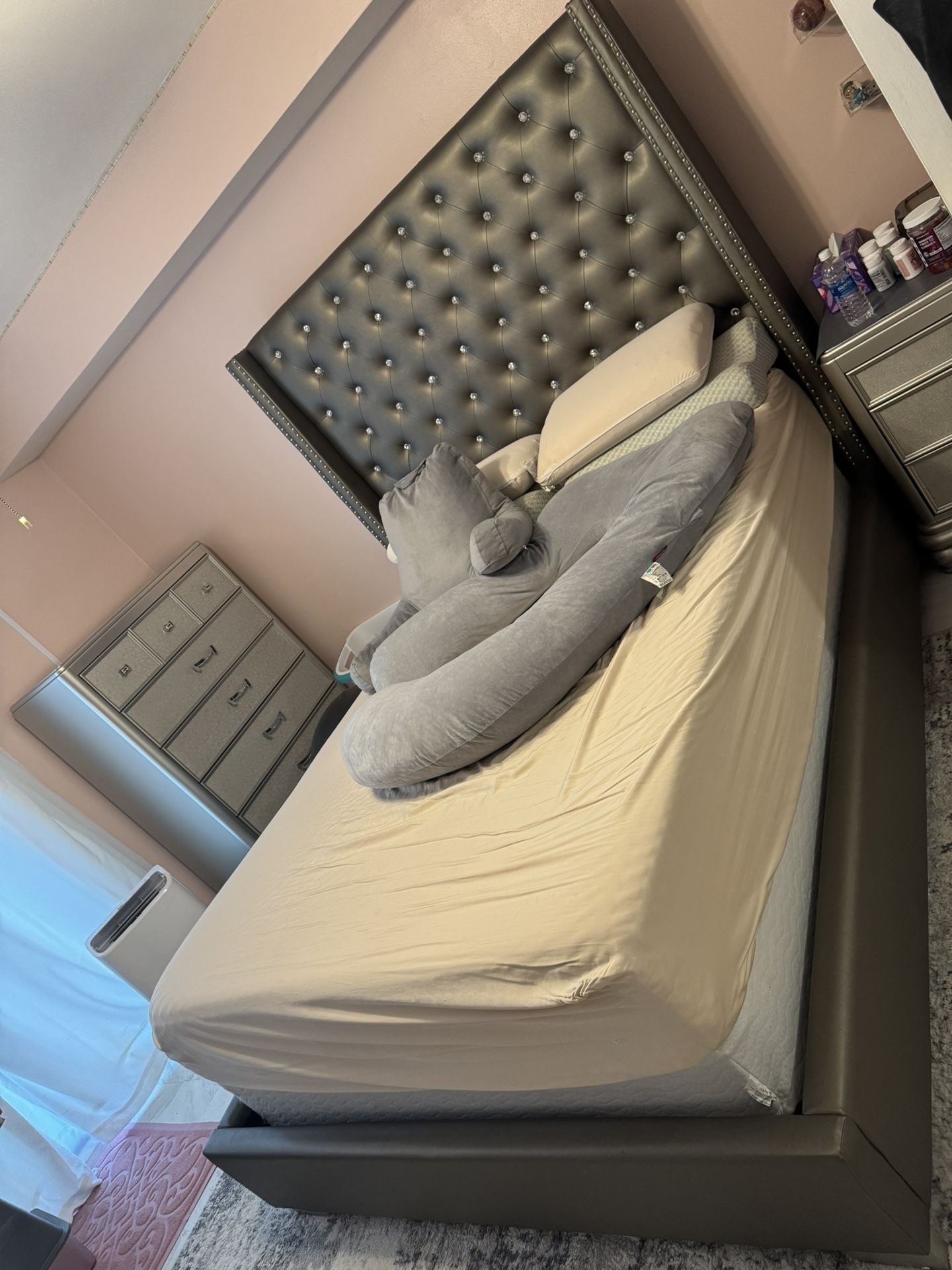 Queen Bedroom Set