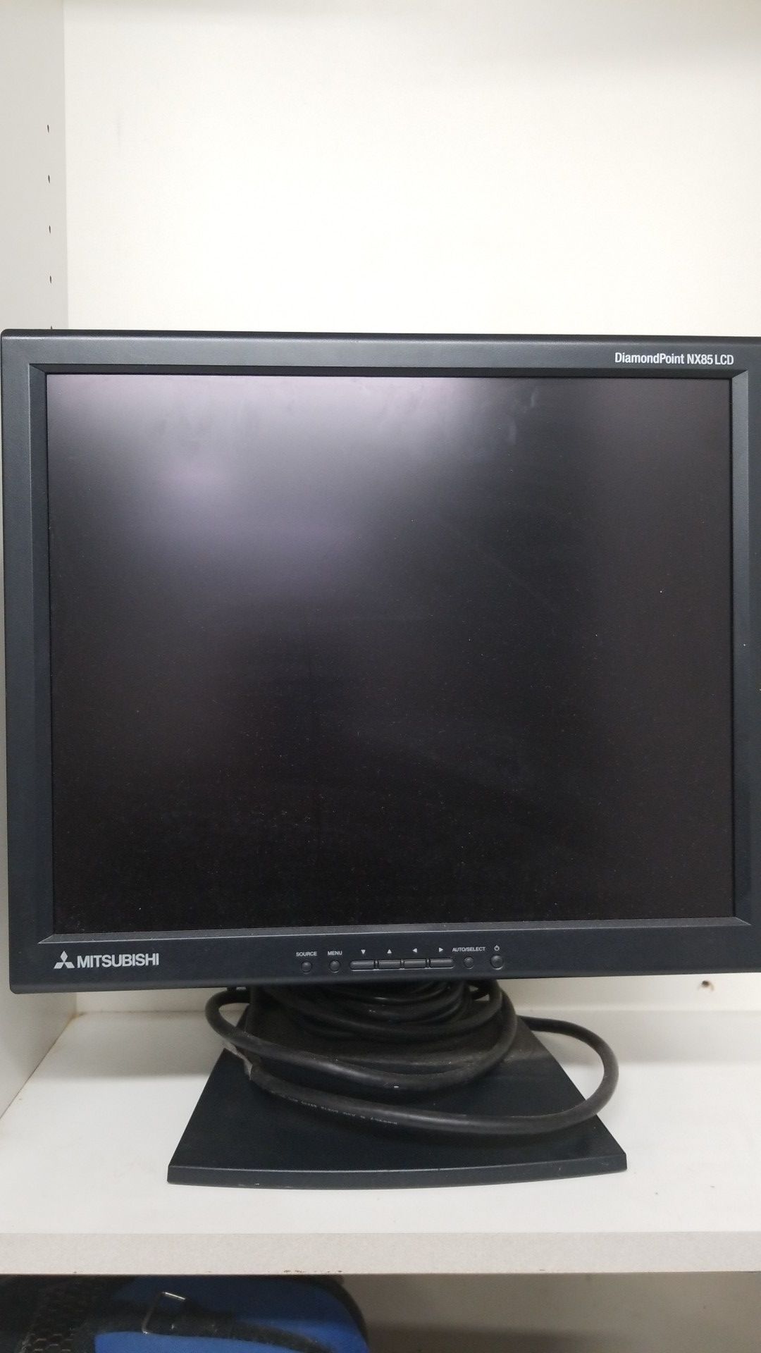 x2 18" flat screen computer monitors. Mitsubishi Diamond point.