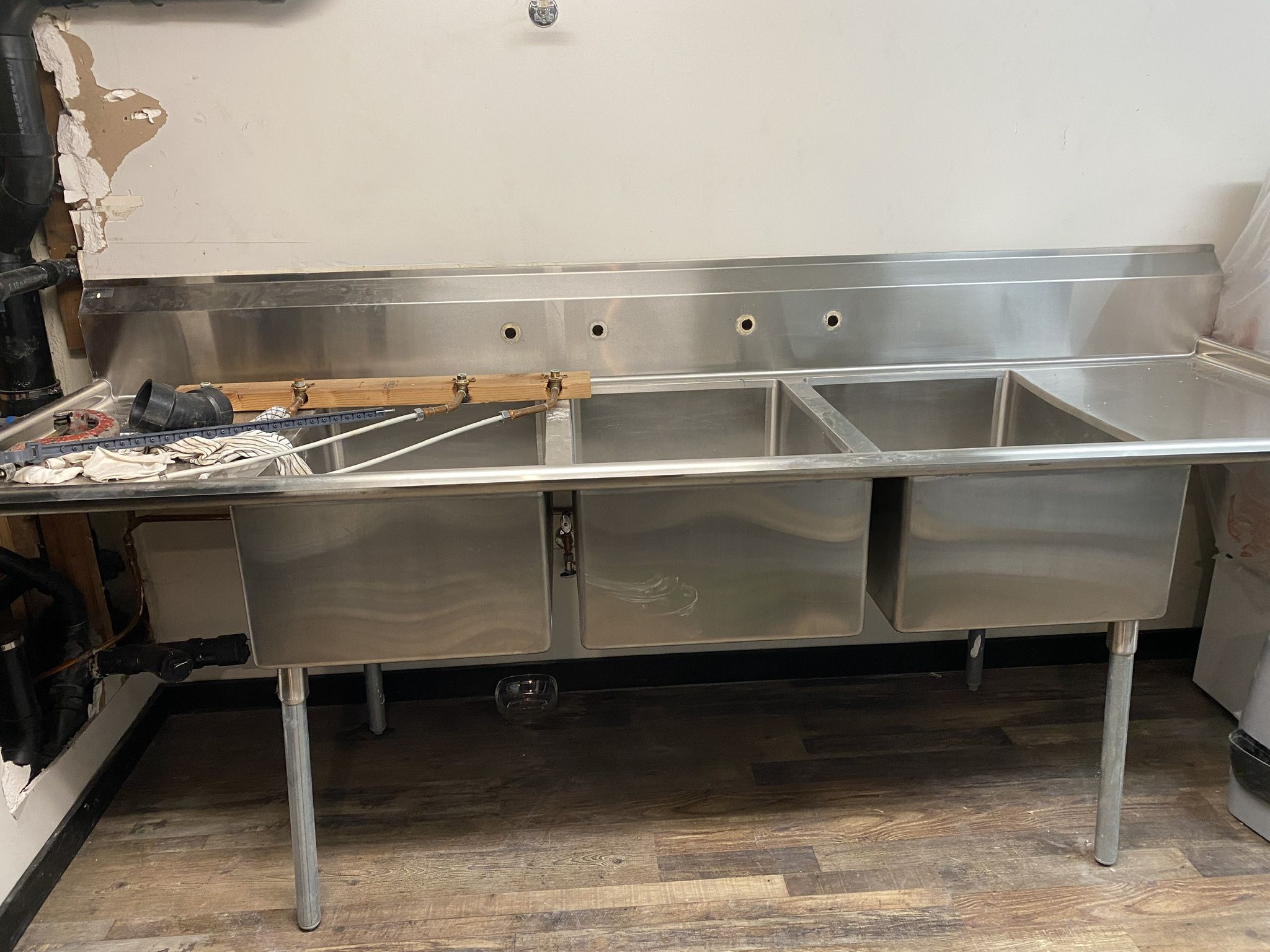 Stainless Steel 3 Part Commercial Sink for Sale in Portland, OR OfferUp
