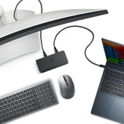 Dell USB 3.0 Ultra HD/4K Triple Display Docking Station (D3100), Black