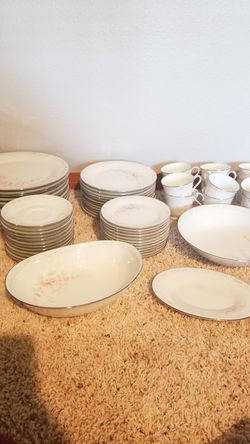 Noritake #3330 Carthage 12 piece china set