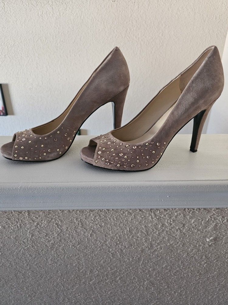 CYBER WEEK DEAL!!!CUTE π SHOES!