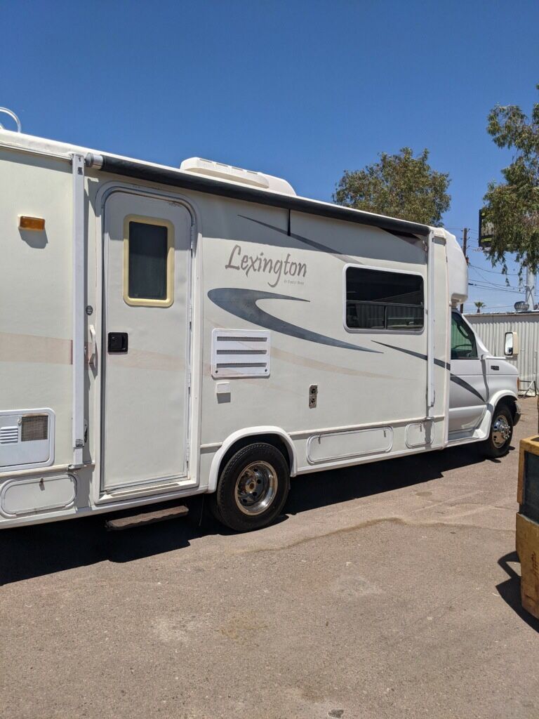 2005 Forest River Lexington 235s Class C For Sale