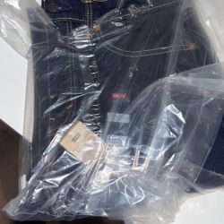 Brand New Levi’s  Gimme A Offer 32x32