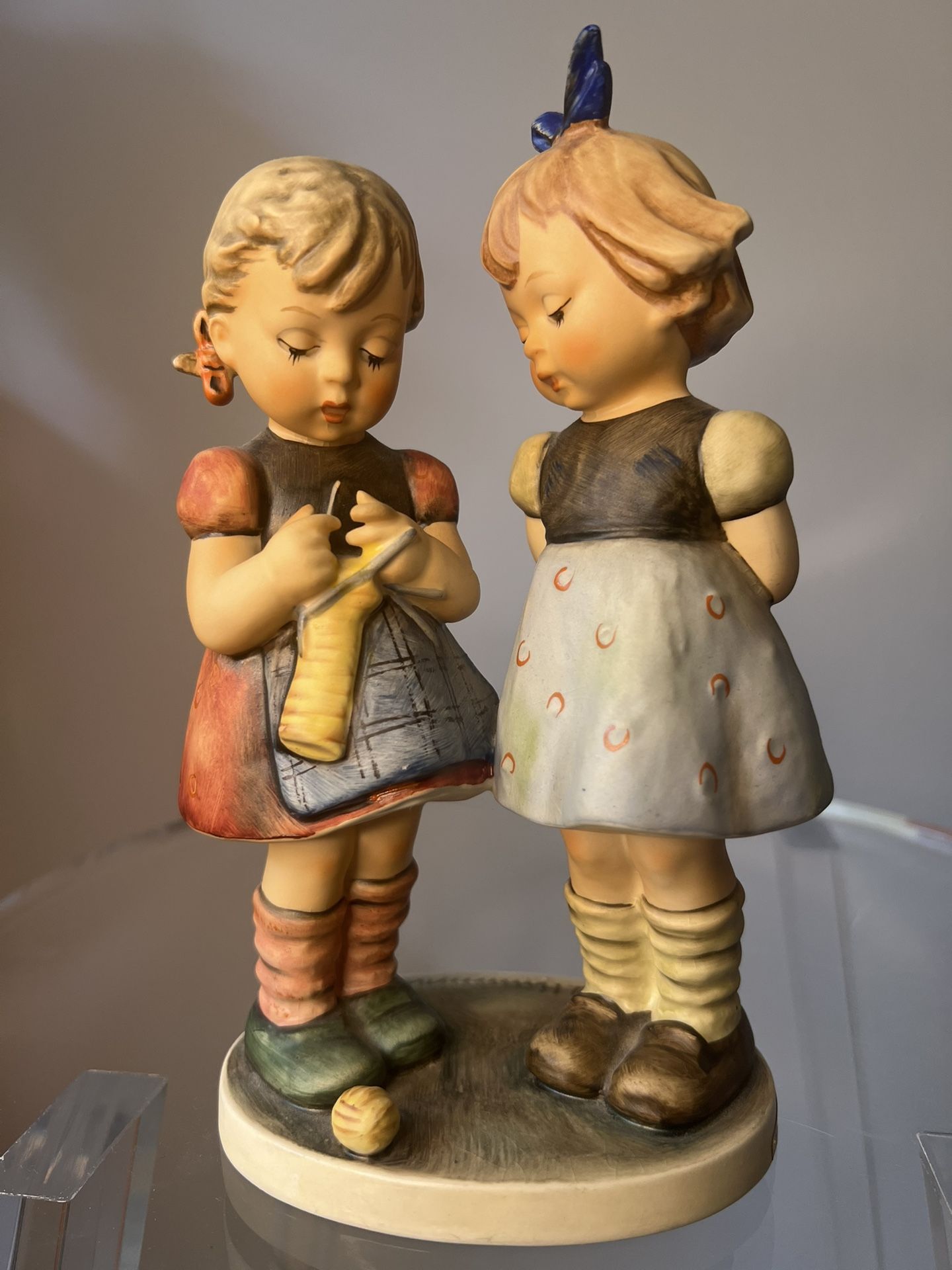 Charming Goebel Hummel Figurine: "Knitting Lesson" #256 A Sweet Collectible Gem!