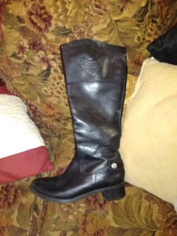 Black leather AIGNER BOOTS, LIKE NEW, SIZE 9