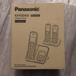 Panasonic 3 Handsets Portable Set New In Box Model KX-TGD833