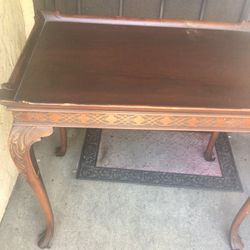 Beautiful  Vintage  Chinese Tea Table Bombay Co Serial No  2032