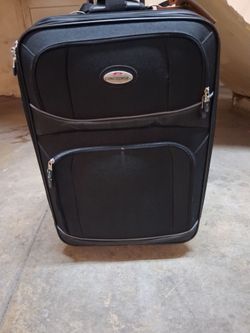 Travel suitcase
