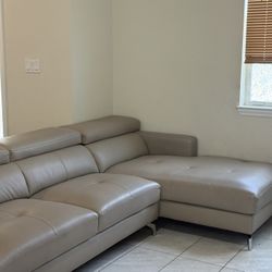 Beautiful Nice Leather Sofa Set With Adjustable Headrests 