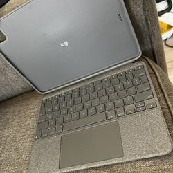 Logitech Combo Touch (iPad Pro 11”)