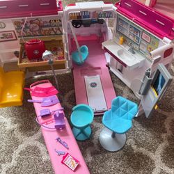 Barbie Care Clinic 2-in-1 Fun Playset