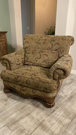 Vintage Upholstered Deep Seat Chair