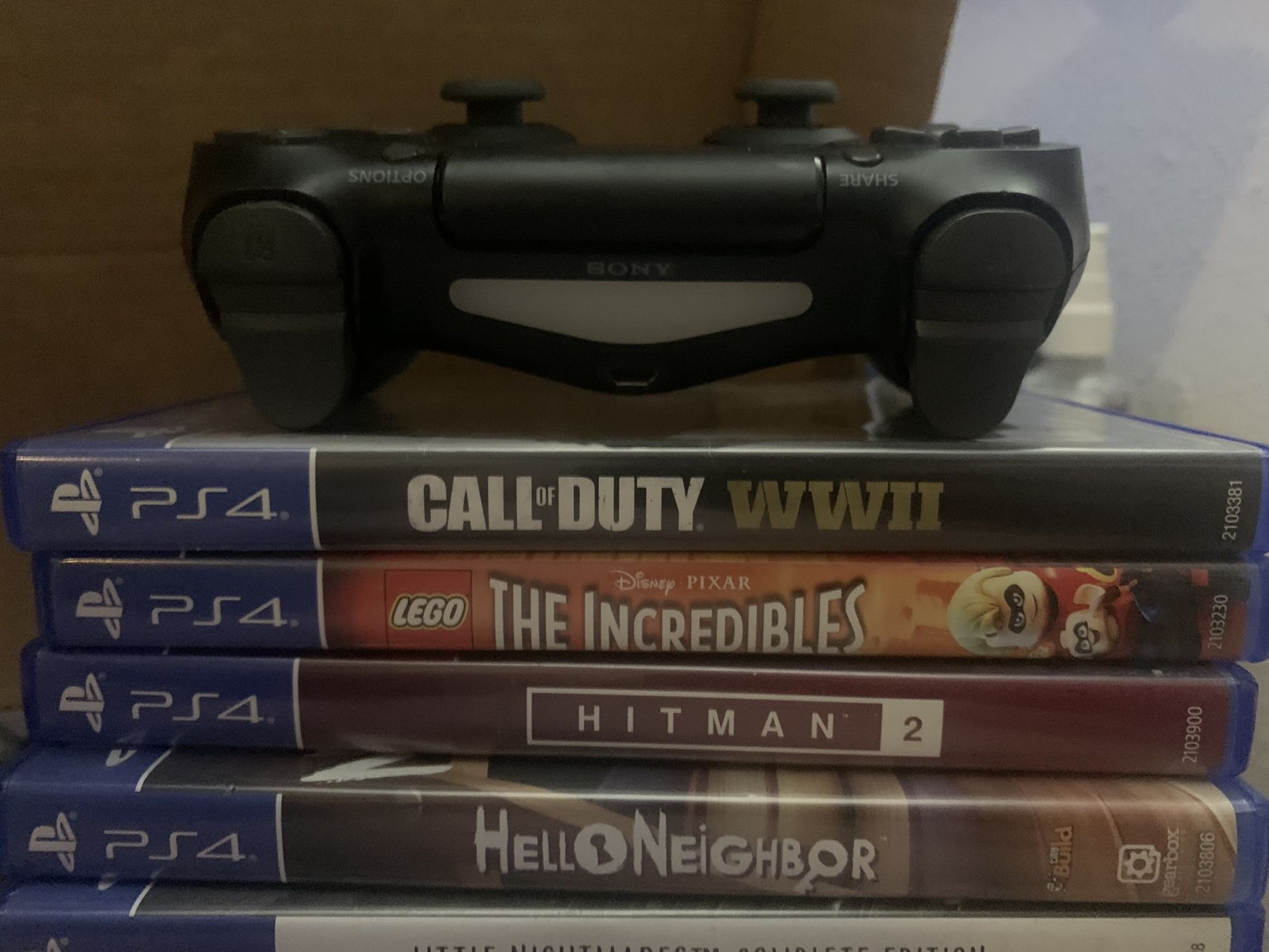 Ps4 Controller And Bundle Of 5 Games 