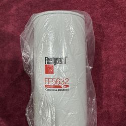 Fleetguard / Cummins Genuine NOS Fuel Filter FF5632 A4)