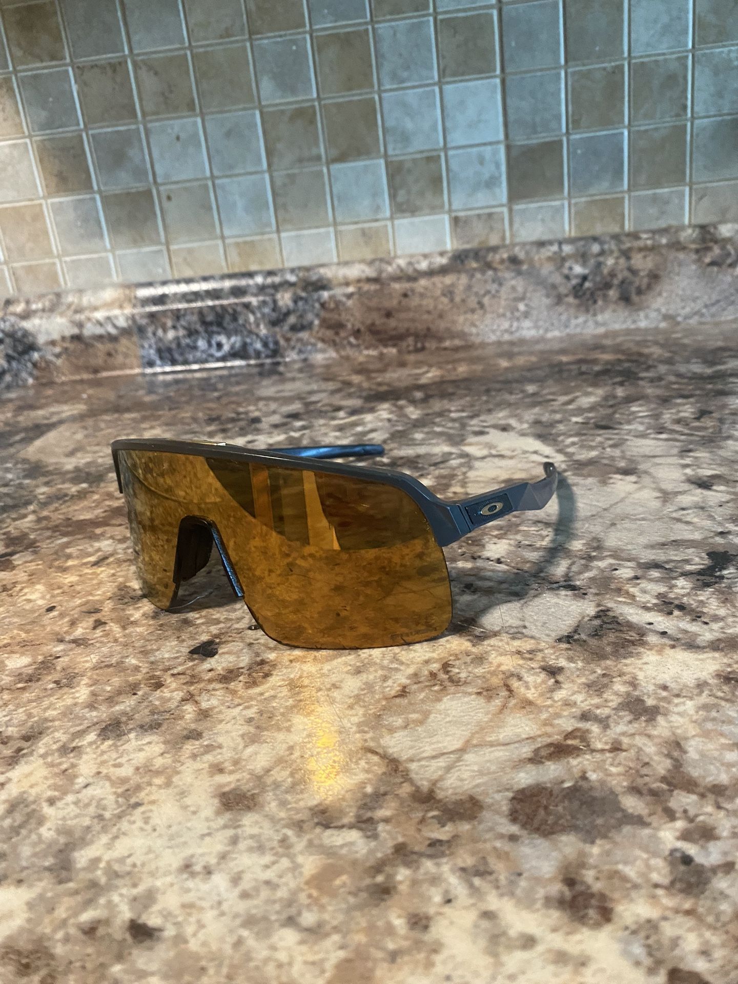 Oakley Sutro Lite S (Gold Lenses)
