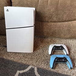 Ps5 Slim with 2 controllers ⚠️READ DESCRIPTION⚠️