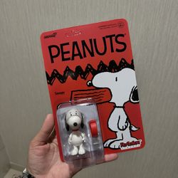 snoopy peanuts collectible action figure 