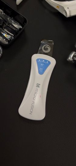NEW Bio therapeutic micro ultrasonic exfoliation
