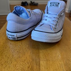 ALMOST NEW CONDITION Converse Size 7 Women 