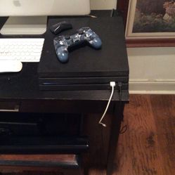 1TB PlayStation 4 With One Controller