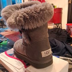 UGG Boots  Grey Size 8  40.00