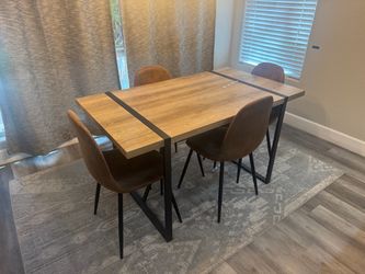 Dining Table and 4 Chairs Set