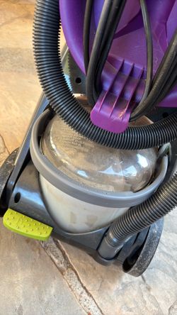 Bissell protest pet turbo carpet cleaner.
