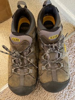 KEEN Hiking Boots – Excellent Condition – US 8.5 (EU 41)