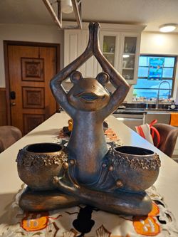 Yoga Frog Garden Statue / Planter - NWOT