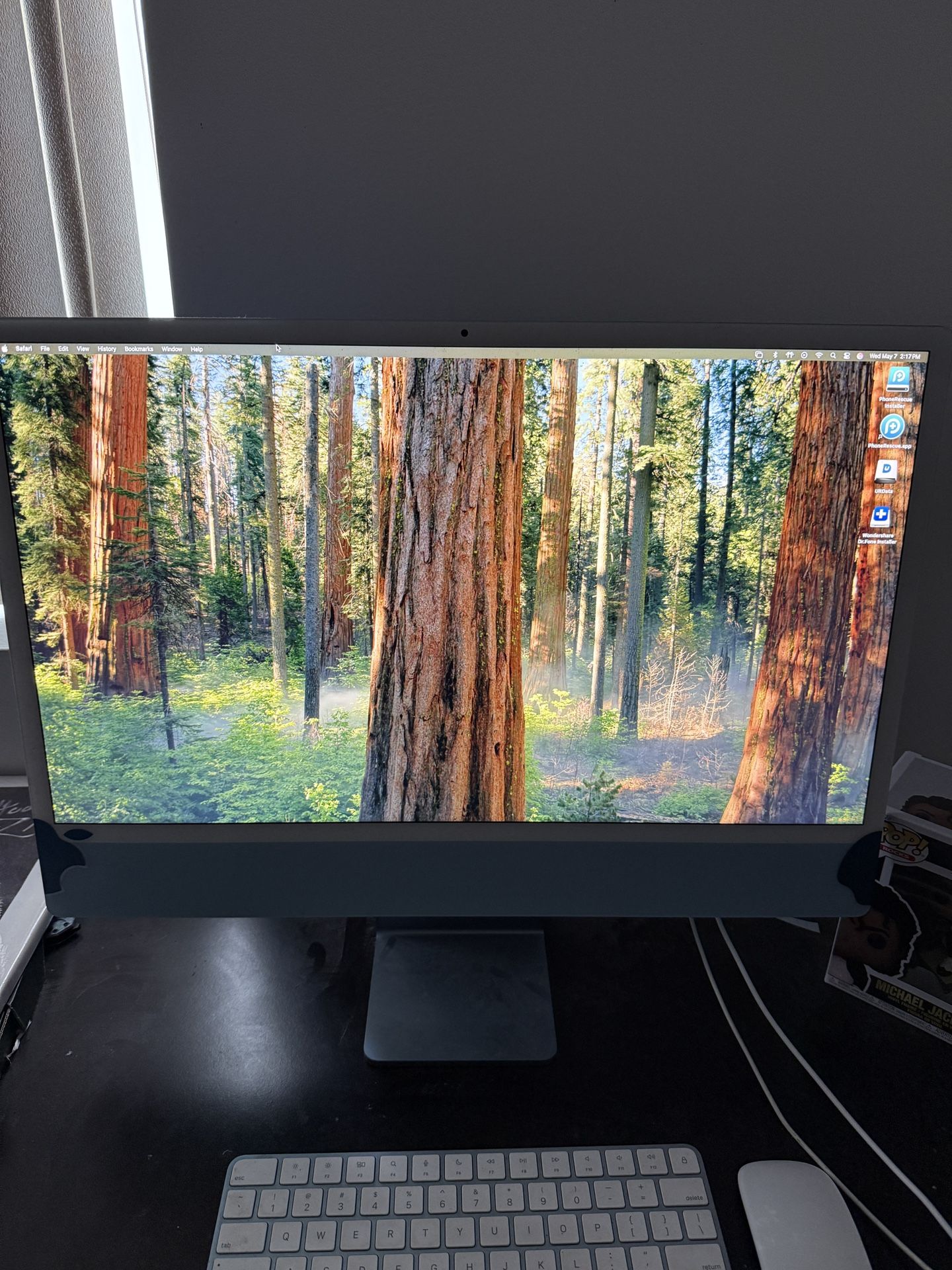 2021 M1 iMac 7 Core 256 GB In Excellent Condition